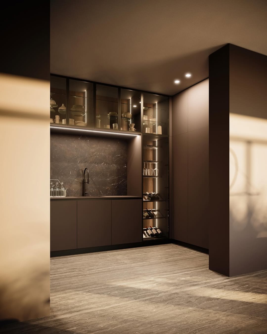 Colonne Doimo Cucine con vetrine illuminate e cantinetta a giorno